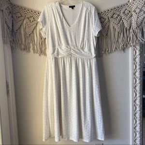 Lane Bryant Ivory short sleeve pullover midi, lined dress, great condition